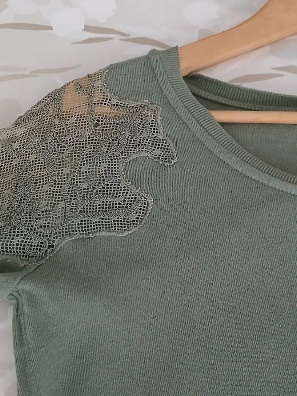 FREE PEOPLE Dark Green Cotton Top with Lace Details - size XS